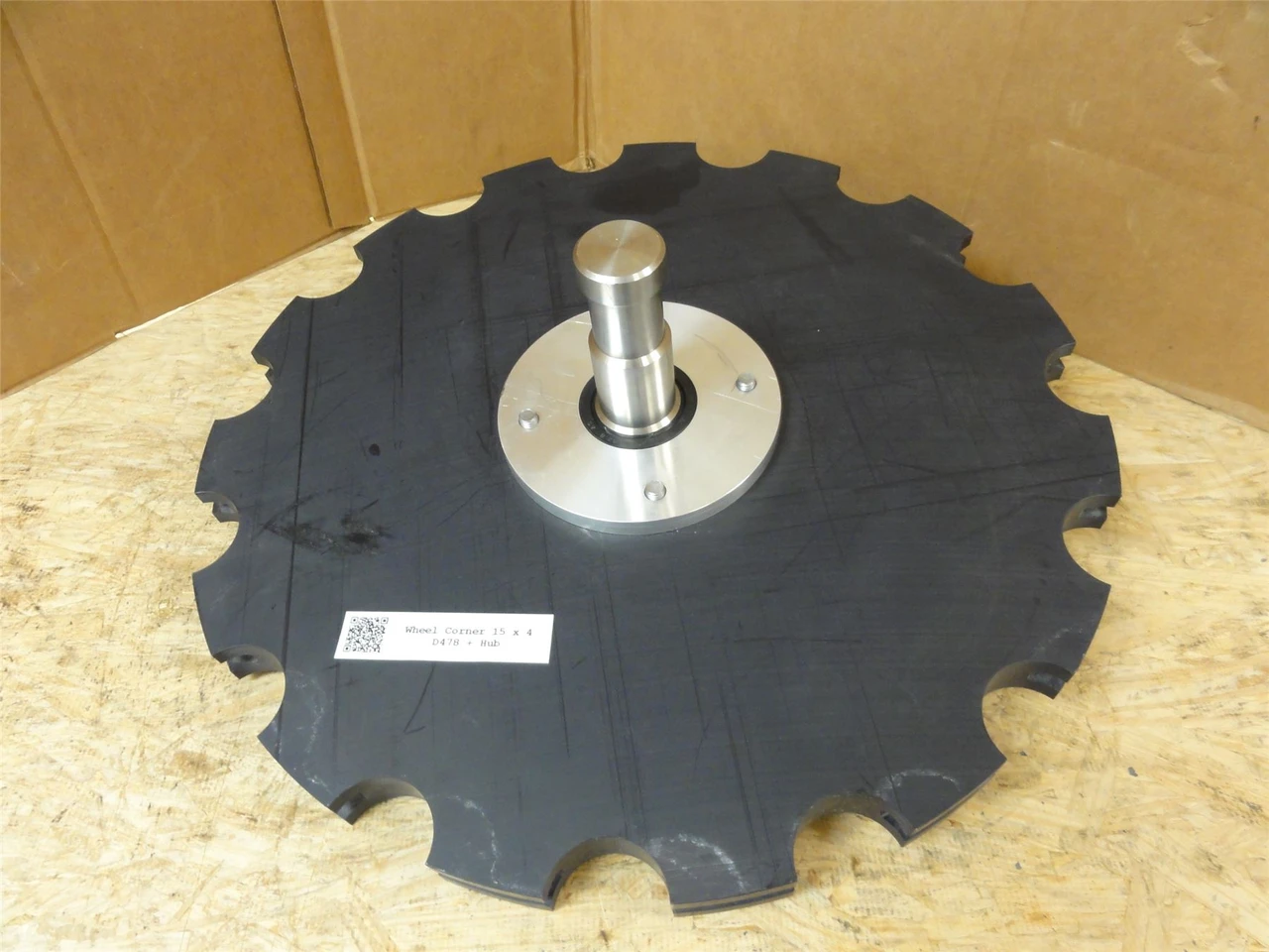 Foodmate SA00103332; Croner Wheel W/Axle & Lube Fitting; 15T