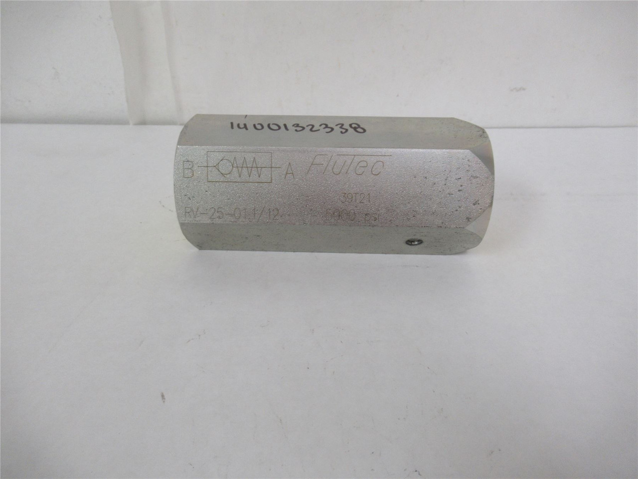 Flutec RV-25-01 1/12; Hydraulic Check Valve 5000PSI 1-1/4"NPT