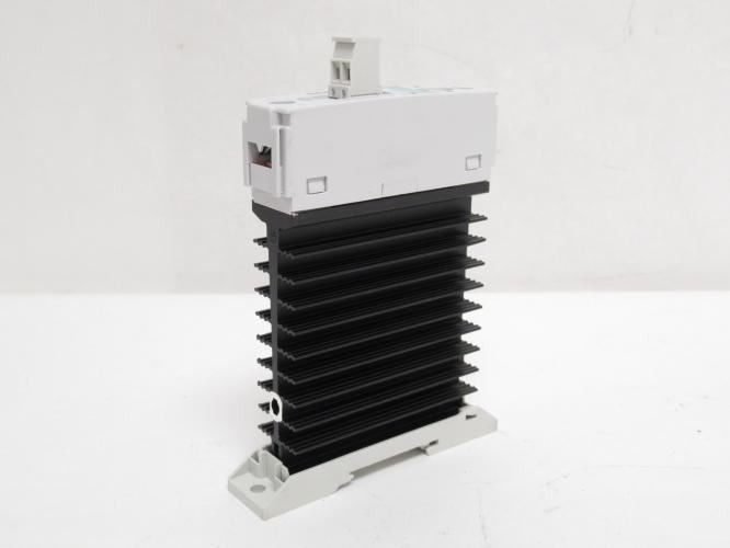 Siemens 3RF2330-1DA44-1KM0; Semiconductor Contactor; 25A; 460V
