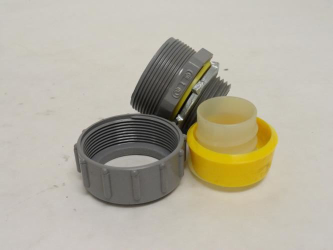Arlington FNMC-8; Liquid Tight Conduit Connector; Straight: 1"