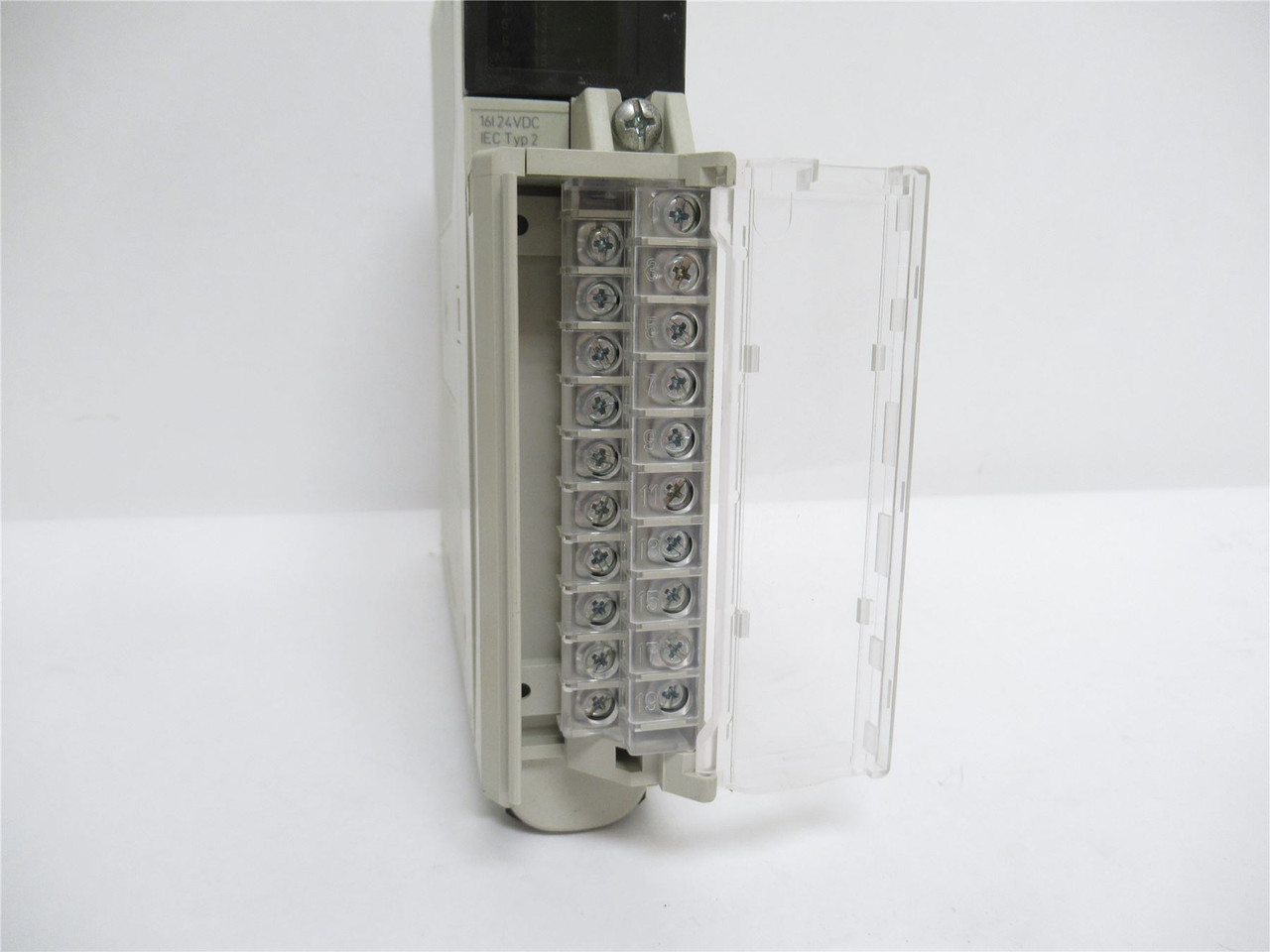 Schneider TSXDEY16D2; Discrete Input Module 24VDC; 16 Input