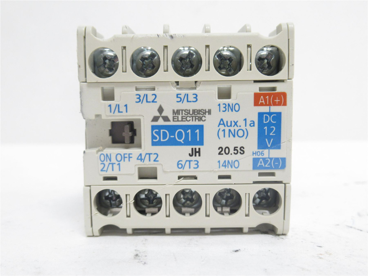 Mitsubishi SD-Q11JH; Magnetic Contactor; 20A; 3P; Coil: 24VDC