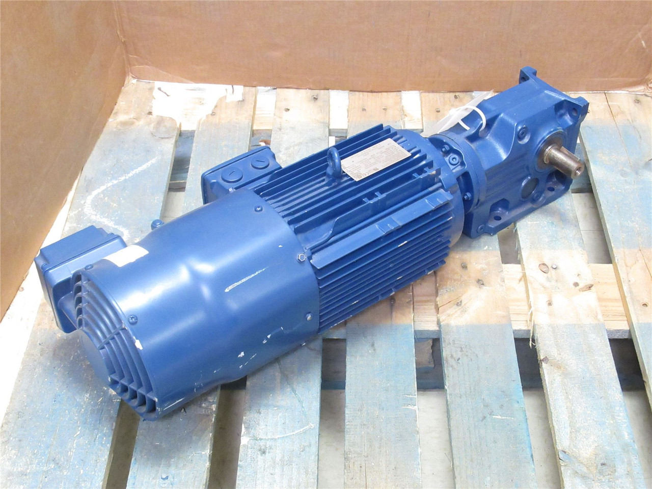 SEW K37DRN100L4/EK8R/V; AC Gearmotor; W/Brake; 4:1 Ratio; 4HP