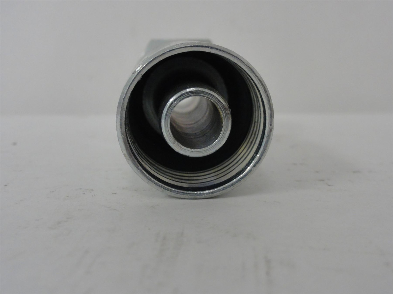 Eaton 08U-R10; Hose Fitting; 1/2" Hose x 5/8" JIC