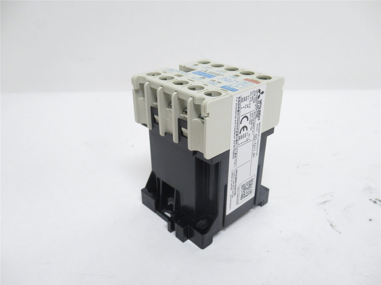 Mitsubishi SD-Q11JH; Magnetic Contactor; 20A; 3P; Coil: 24VDC