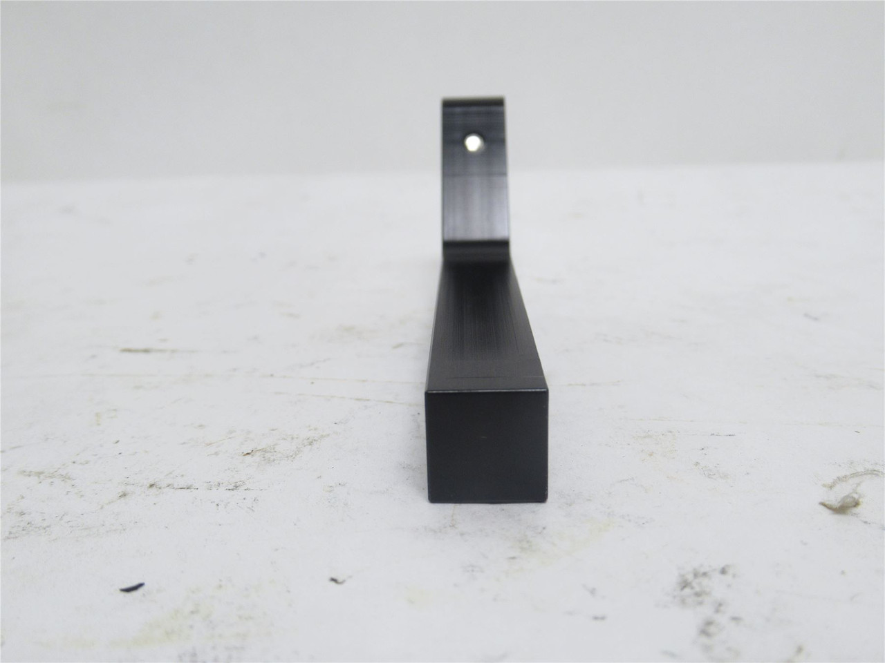 ID Tech 62195; Air Assist Swing Away Bracket