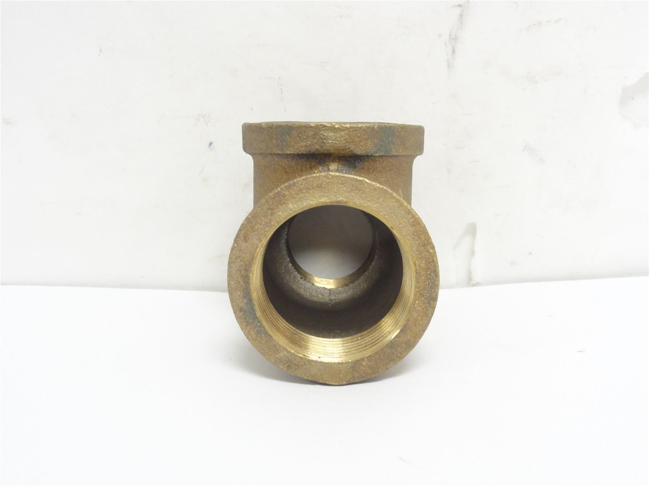 Cryovac SP207311; Red Brass Tee; 1-1/4NPT x 1-1/4NPT x 1NPT