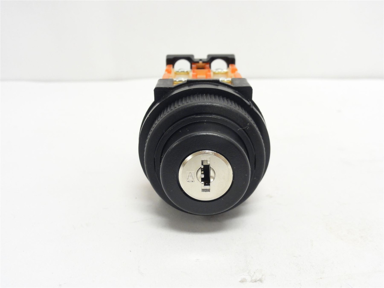 Fuji AR30JCR-3G07CAZ022; Keyed Selector Switch; 10A; 600VAC