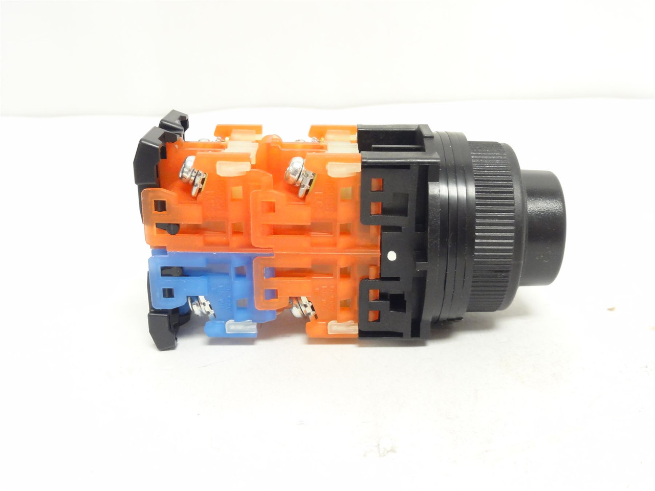 Fuji AR30JCR-3G07CAZ022; Keyed Selector Switch; 10A; 600VAC