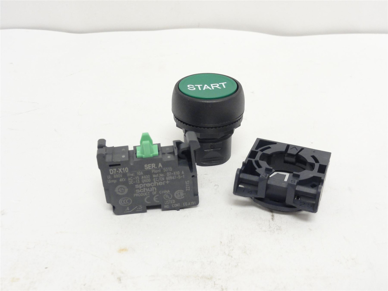 sprecher+schuh D7P-F301PX10; Momentary Push Button; 10A; 600V