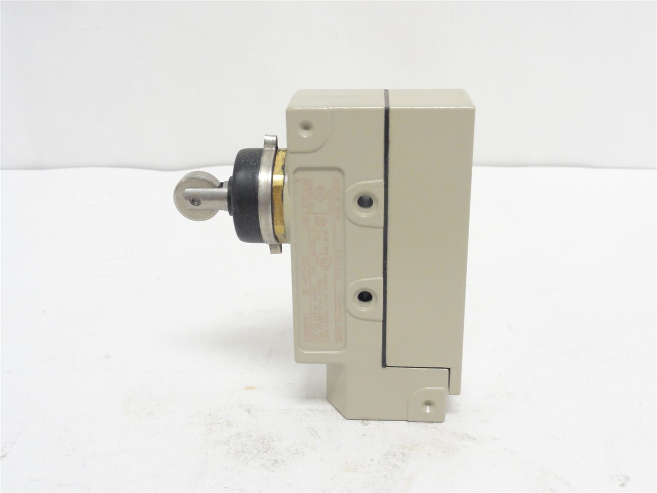 Omron ZE-N22-2S; Side Plunger Head Limit Switch 15A; 125VAC