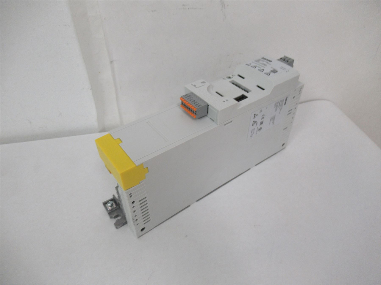 Lenze I55AE211F1AV100025; Invertor 1.5HP 3x480VAC; CANopen