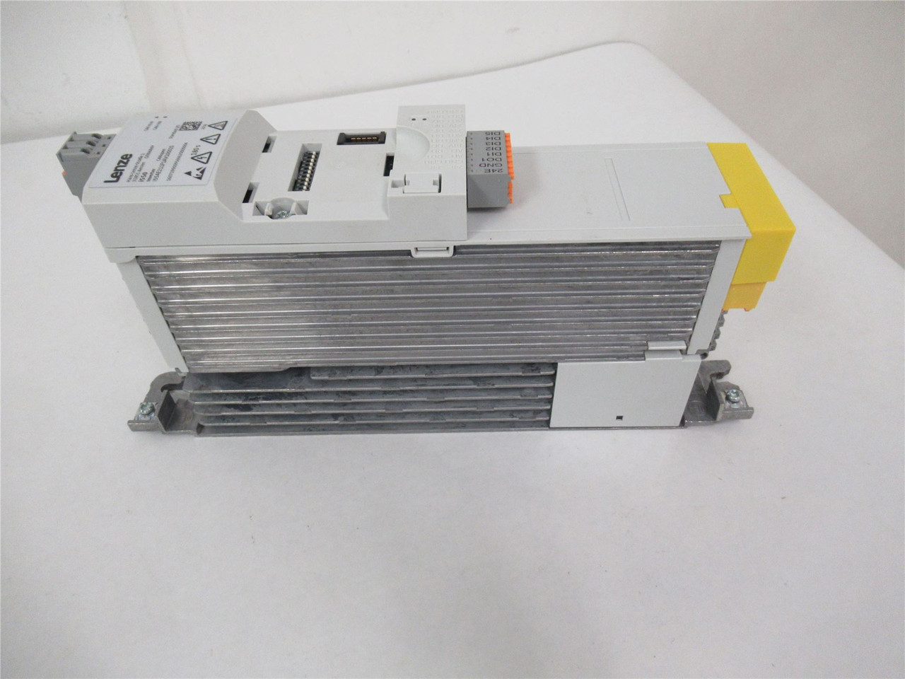 Lenze I55AE211F1AV100025; Invertor 1.5HP 3x480VAC; CANopen