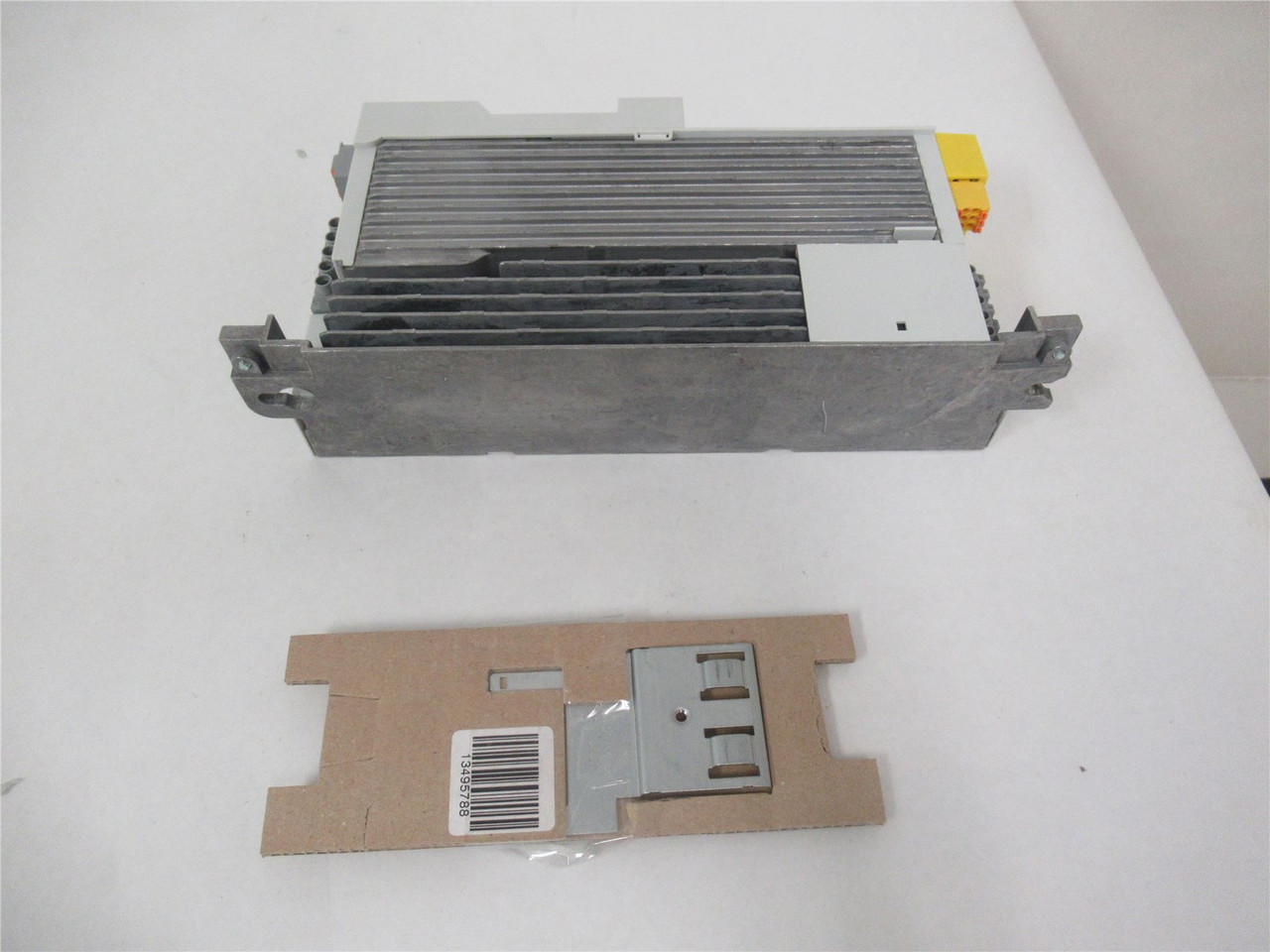 Lenze I55AE211F1AV100025; Invertor 1.5HP 3x480VAC; CANopen