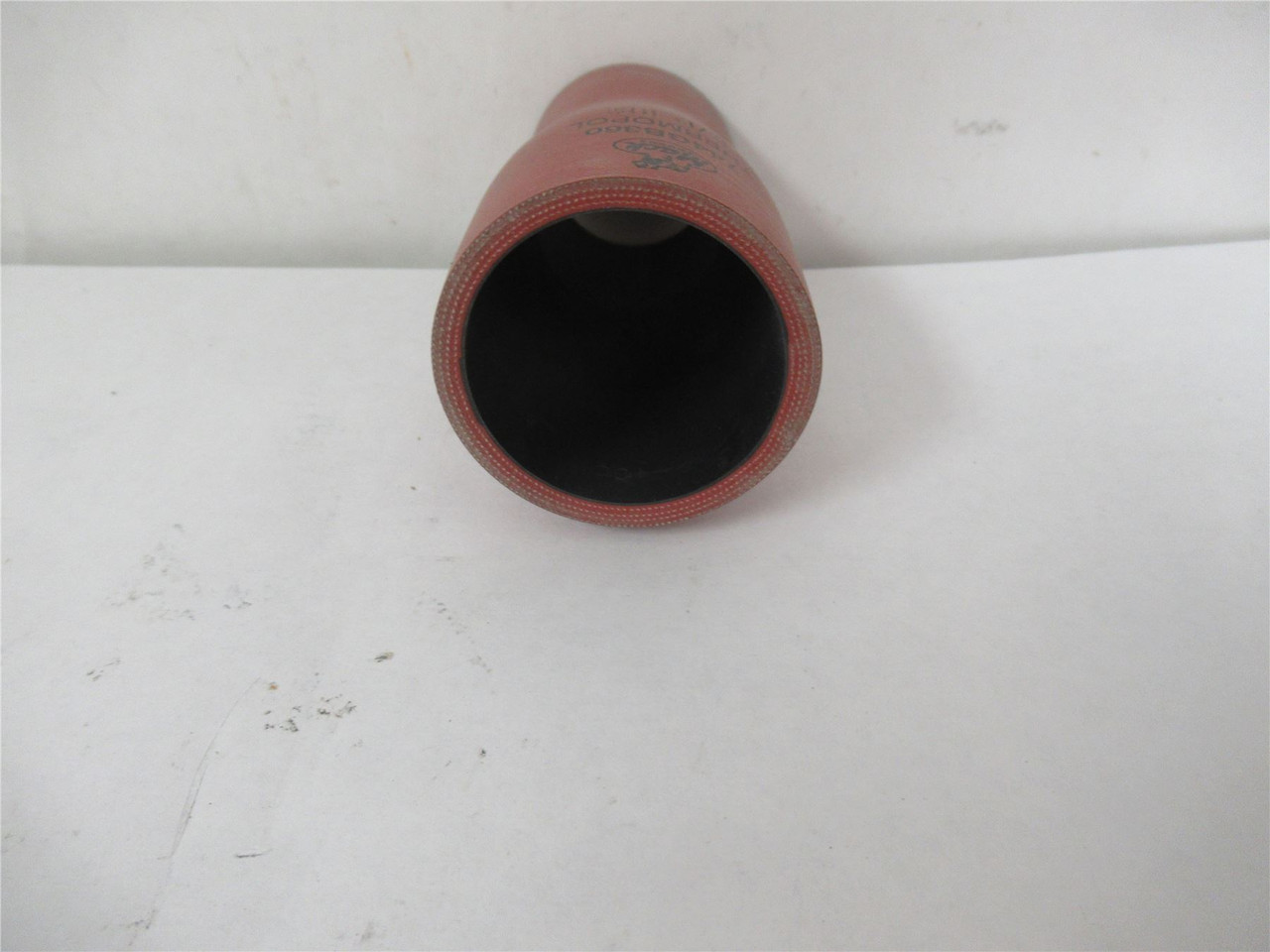 Mack 744GB360; Hose 1-7/8 inch x 1-1/2 inch x 4 inch