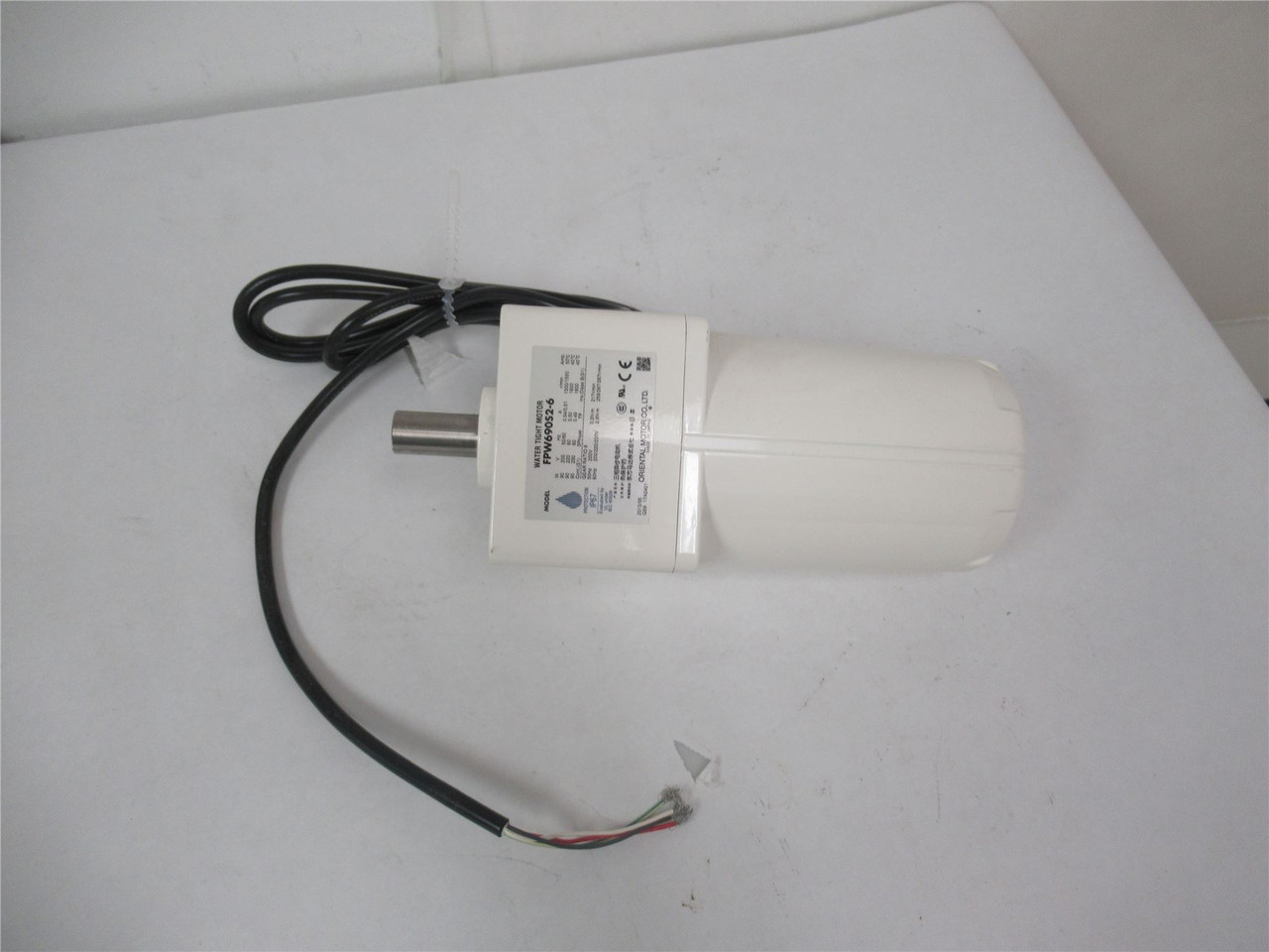 Oriental Motor FPW690S26; MotorGearbox 90W 230V 3Ph 6:1 Ratio