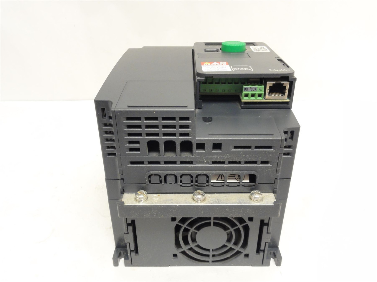 Schneider ATV320U22N4C; Altivar AC Drive 3HP 380-480V Input