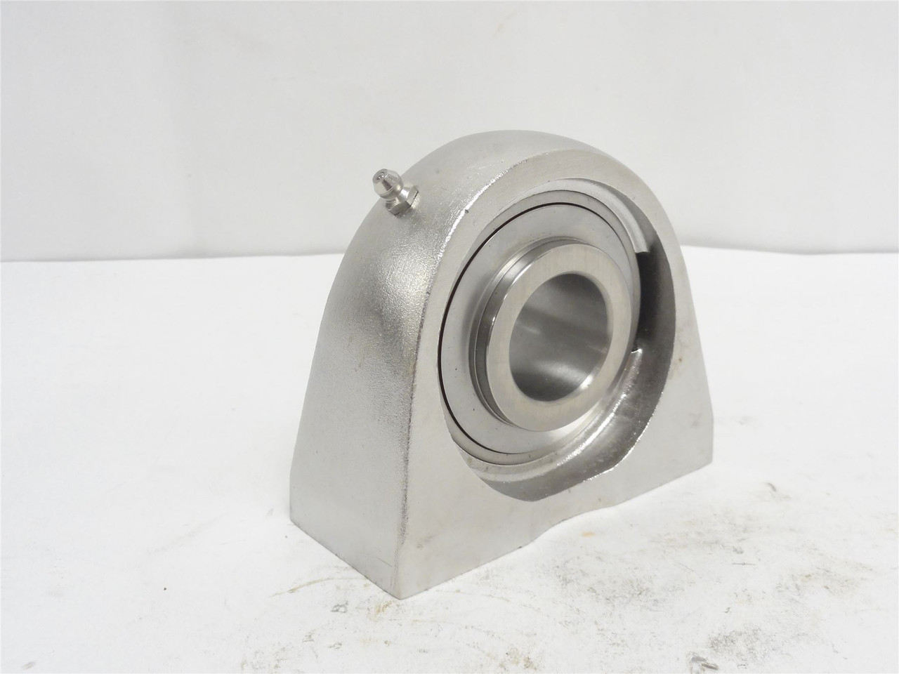 KML SUCPA207-20; SS Tapped Base PB Bearing 1-1/4"ID