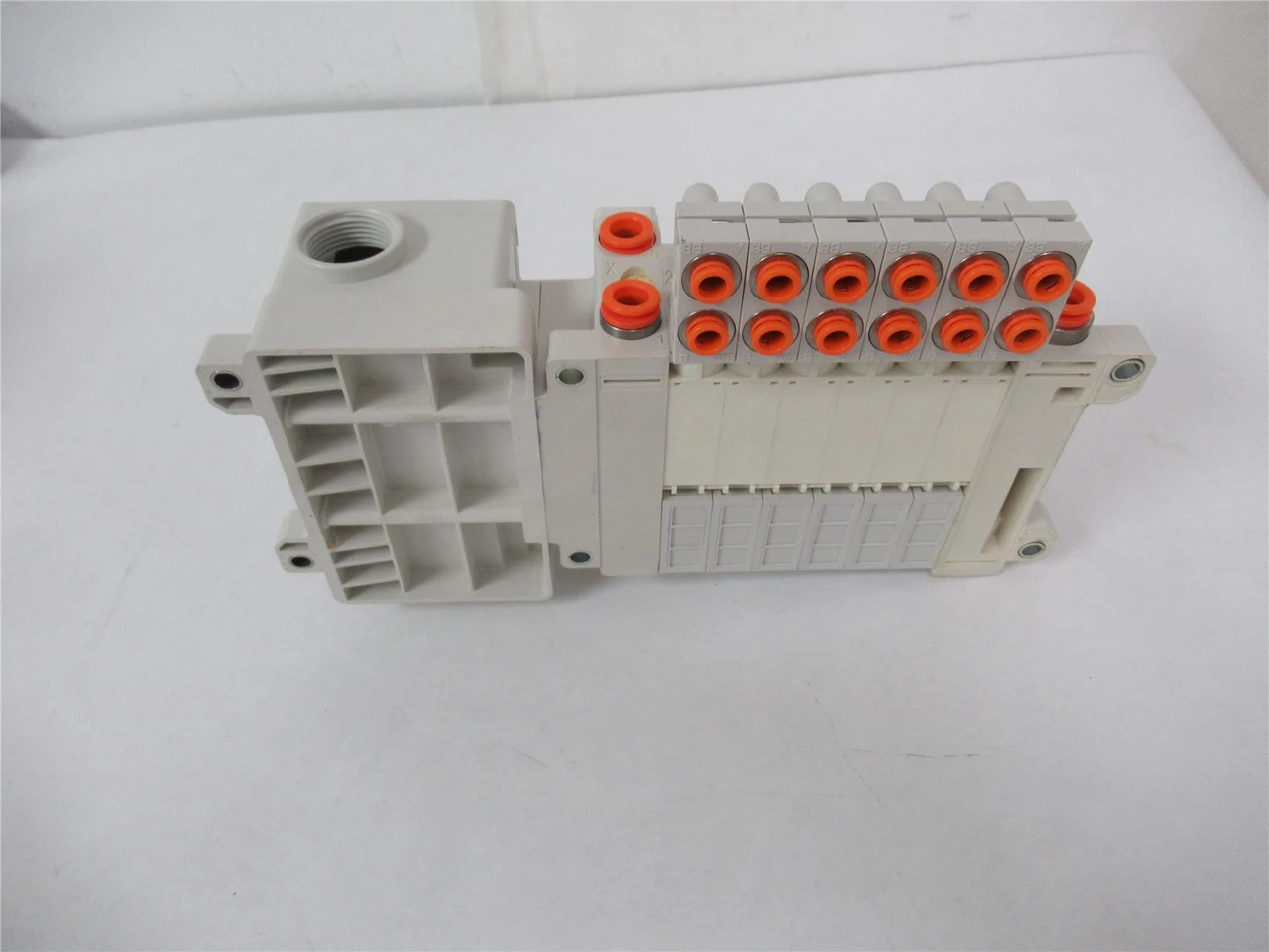 SMC VV5QC21-06BN7TD0; Pneumatic Manifold Assembly