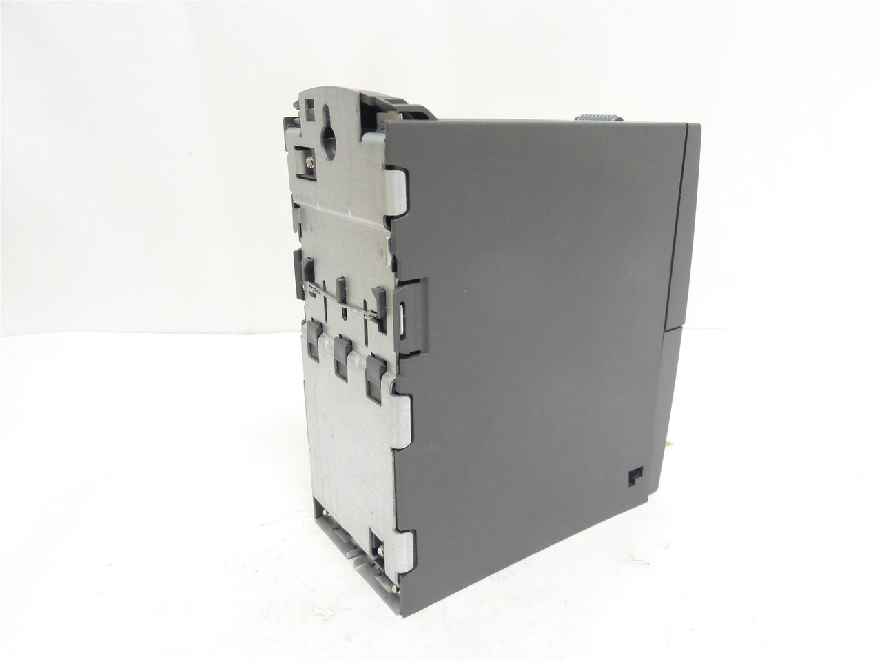 Siemens 6SE6420-2UD21-1AA1; Inverter Drive; 1.10Kw; 480VAC