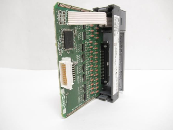 Allen-Bradley 1746-IB32; I/O Module SLC500 Series: D