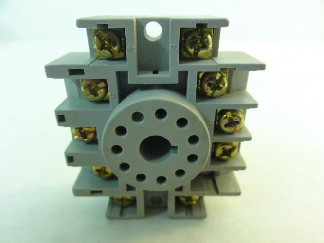 Square D 8501NR61; Relay Socket; 10A; 300V; 20A Max