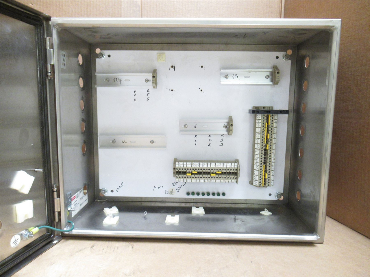 Hoffman CSD16208SS; Wallmount Enclosure; SS-304; 16" x 20" x 8"