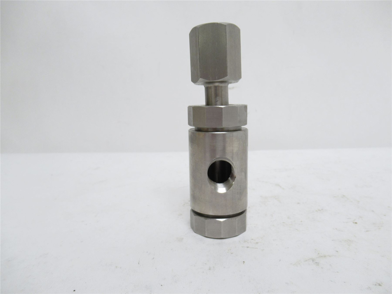 CHAD Equipment CMP-01680; Arbor Swivel; SS; 3/8NPT x 1/2NPS