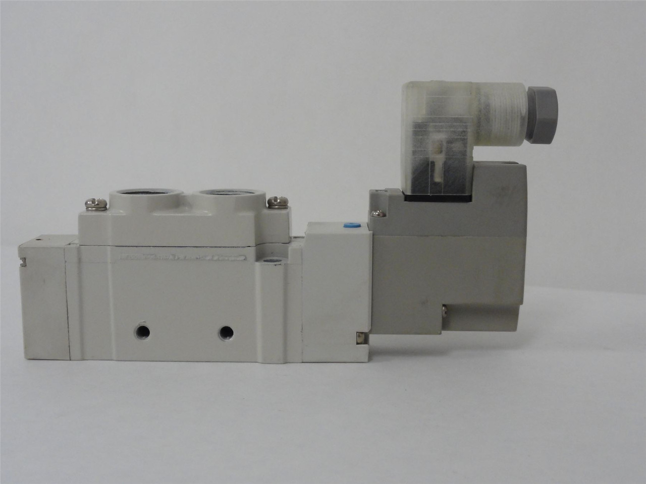 SMC SY7120-5DZ-02F; Solenoid Valve; 24VDC; 4-Way; 2 Position