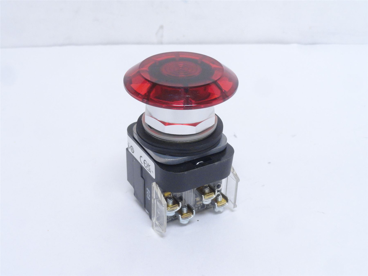 Allen-Bradley 800T-FXJP16RA1; Illuminated Push Button Switch
