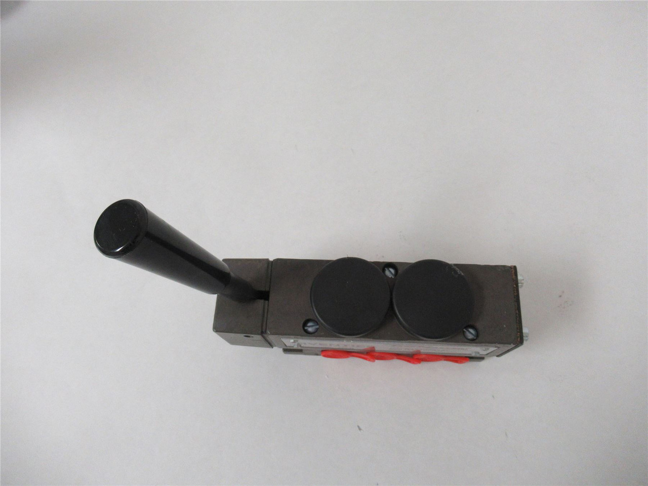 Aventics R431008467; Pneumatic Valve 2 Way 1/4" Subbase Lever