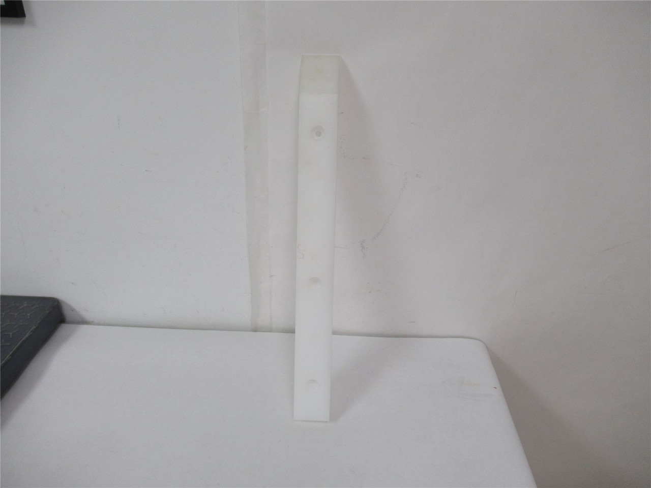 Lewis Machine Co LE90S017P; Plastic Slide 20" L  2"W  1.5"H