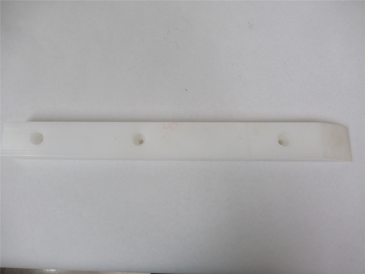 Lewis Machine Co LE90S017P; Plastic Slide 20" L  2"W  1.5"H