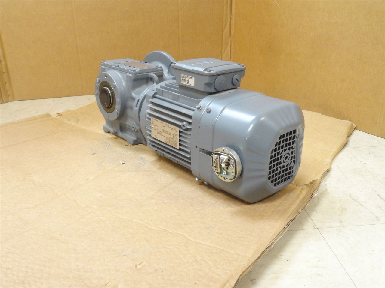 SEW SAF57DRN90S4/EK8C; Motor Gearbox; 1.1kW; 277-180VAC