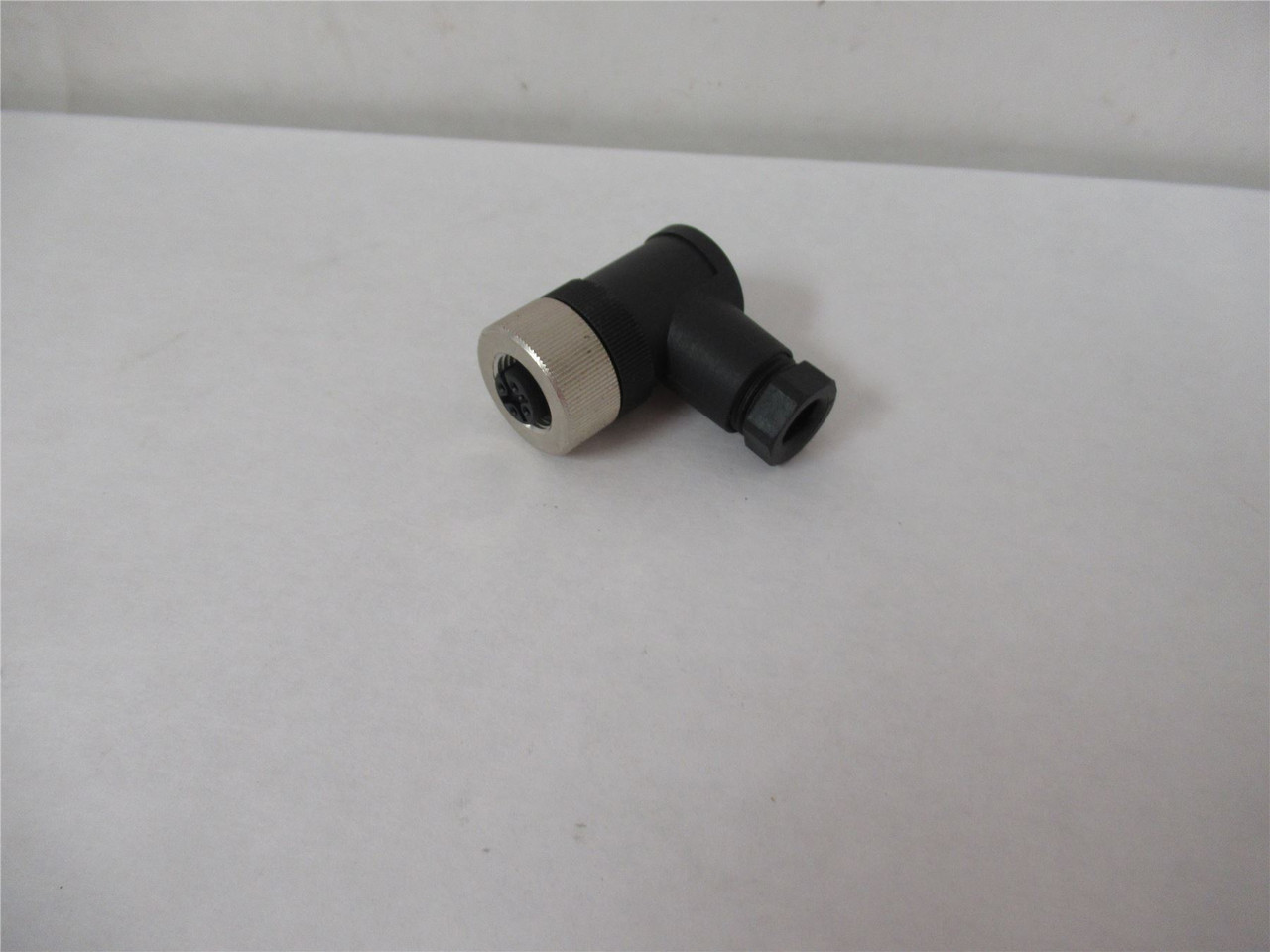 IFM E11509; Connector Plug Female 4 Position Gold Screw