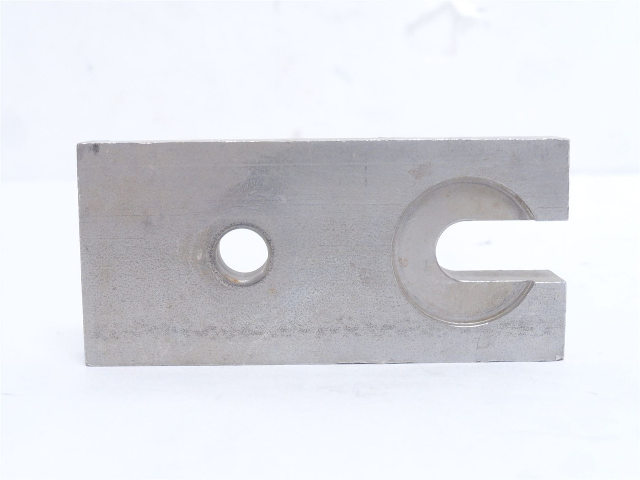Grote 1019842; Stainless Steel Mounting Plate; 3-1/4" L x 1-1/2" W