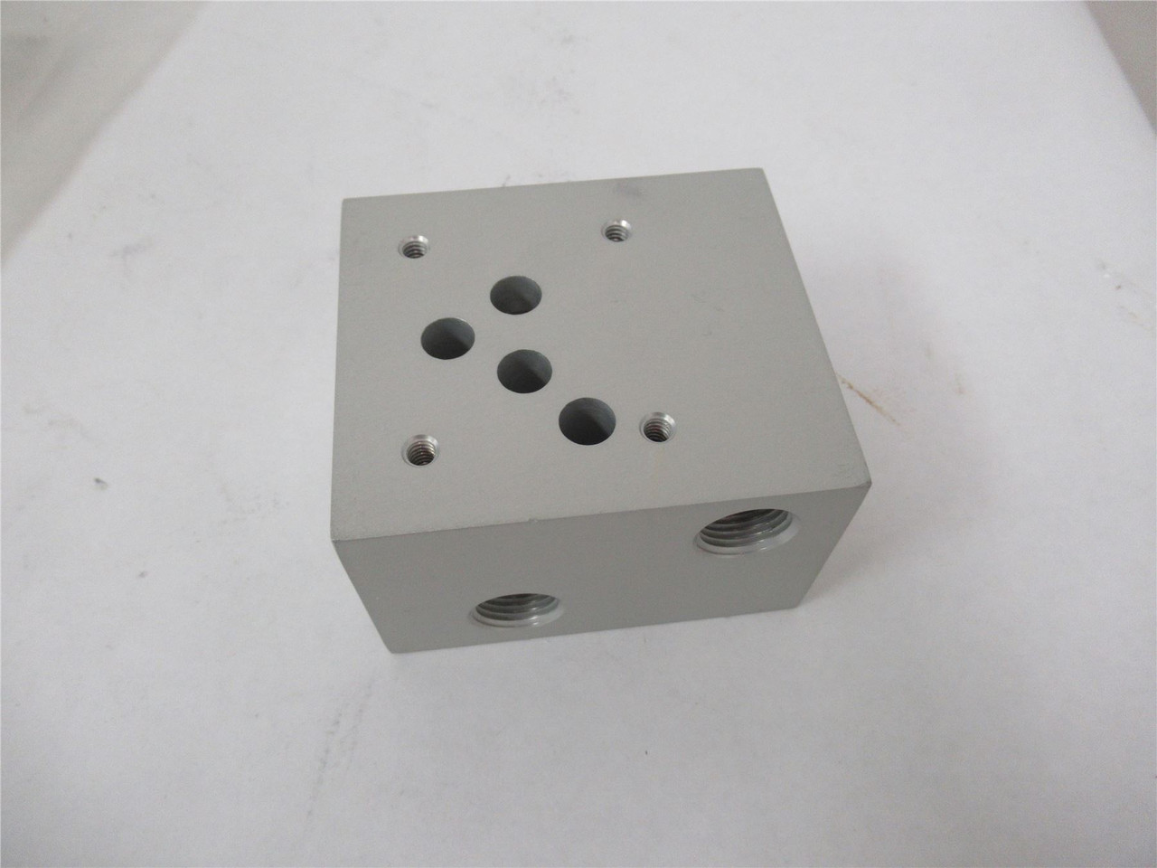 Cozzini 10006; Subplate; Aluminum #D02
