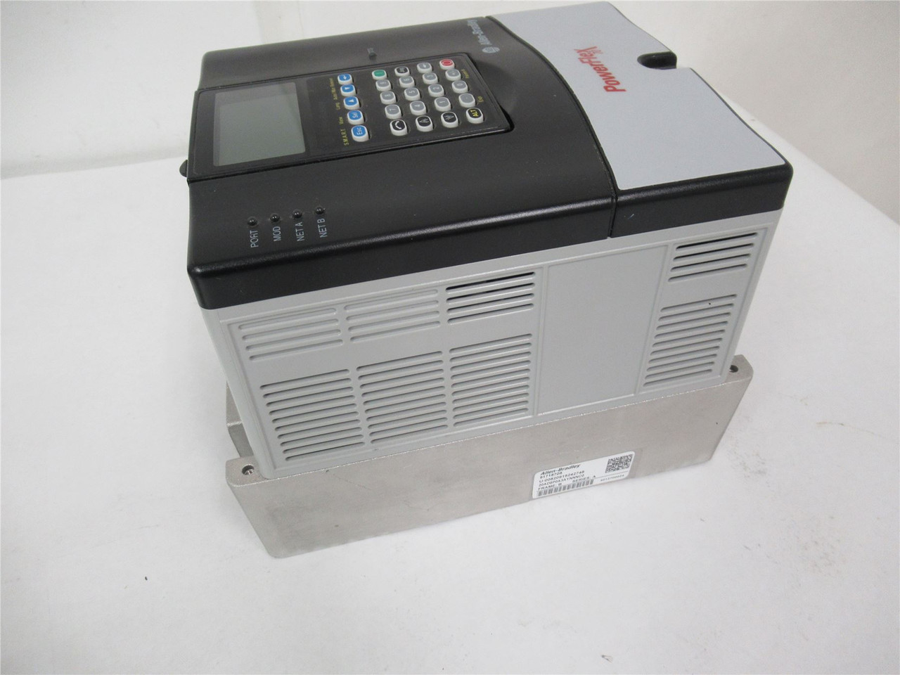 Allen-Bradley 20AD8P0A3AYNNNC0; AC Drive 5HP 8A 480 VAC 3Ph