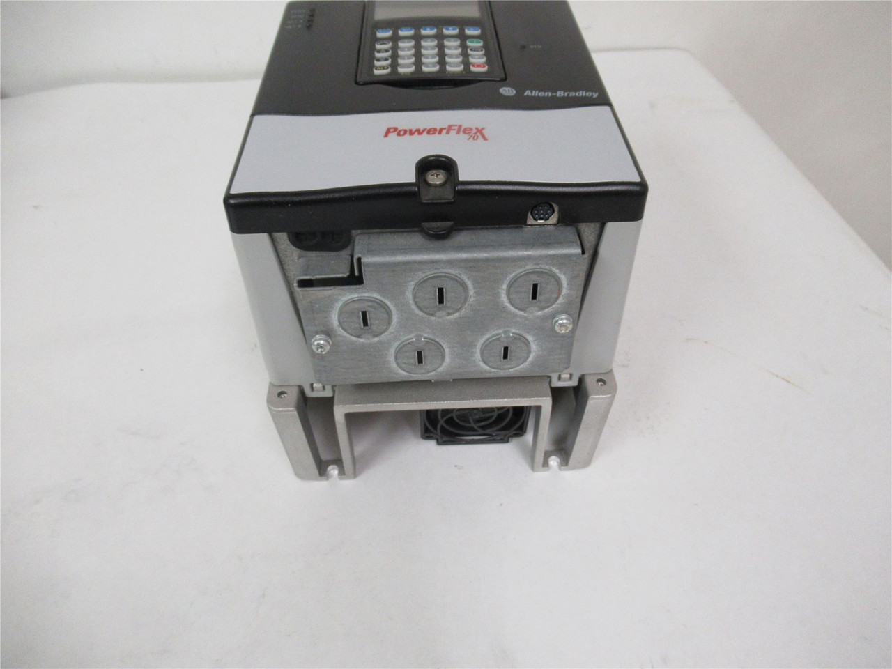 Allen-Bradley 20AD8P0A3AYNNNC0; AC Drive 5HP 8A 480 VAC 3Ph