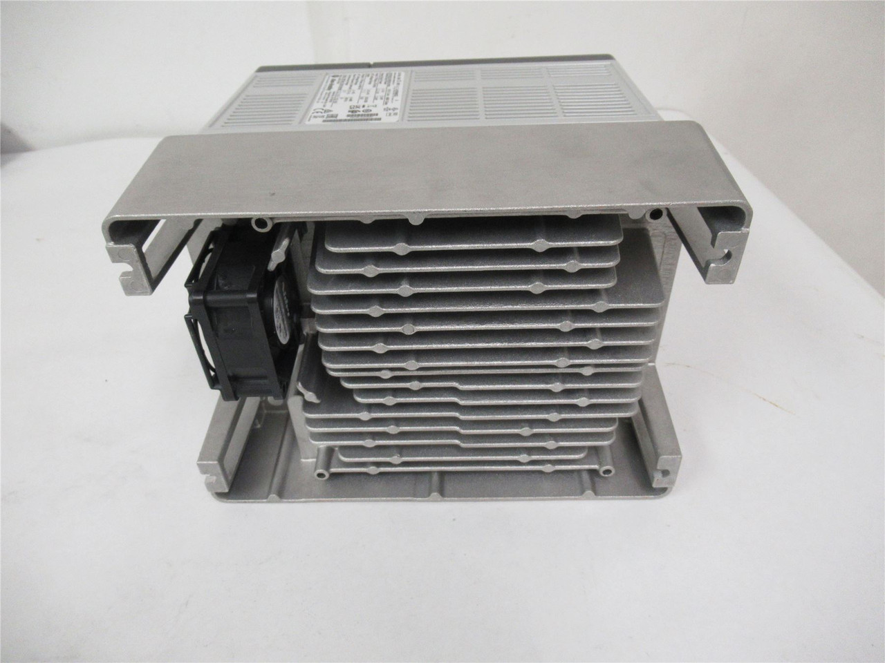 Allen-Bradley 20AD8P0A3AYNNNC0; AC Drive 5HP 8A 480 VAC 3Ph