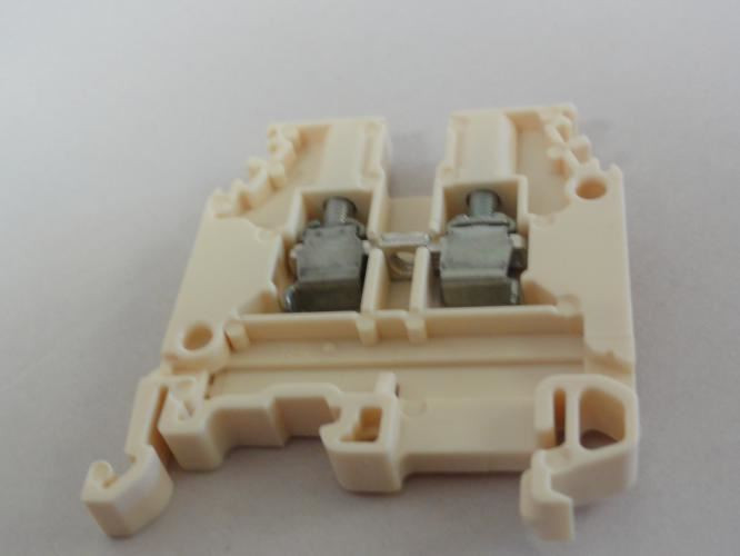ABB M4/6V.0-22; LOT-22 Terminal Block w/ 1 backplate