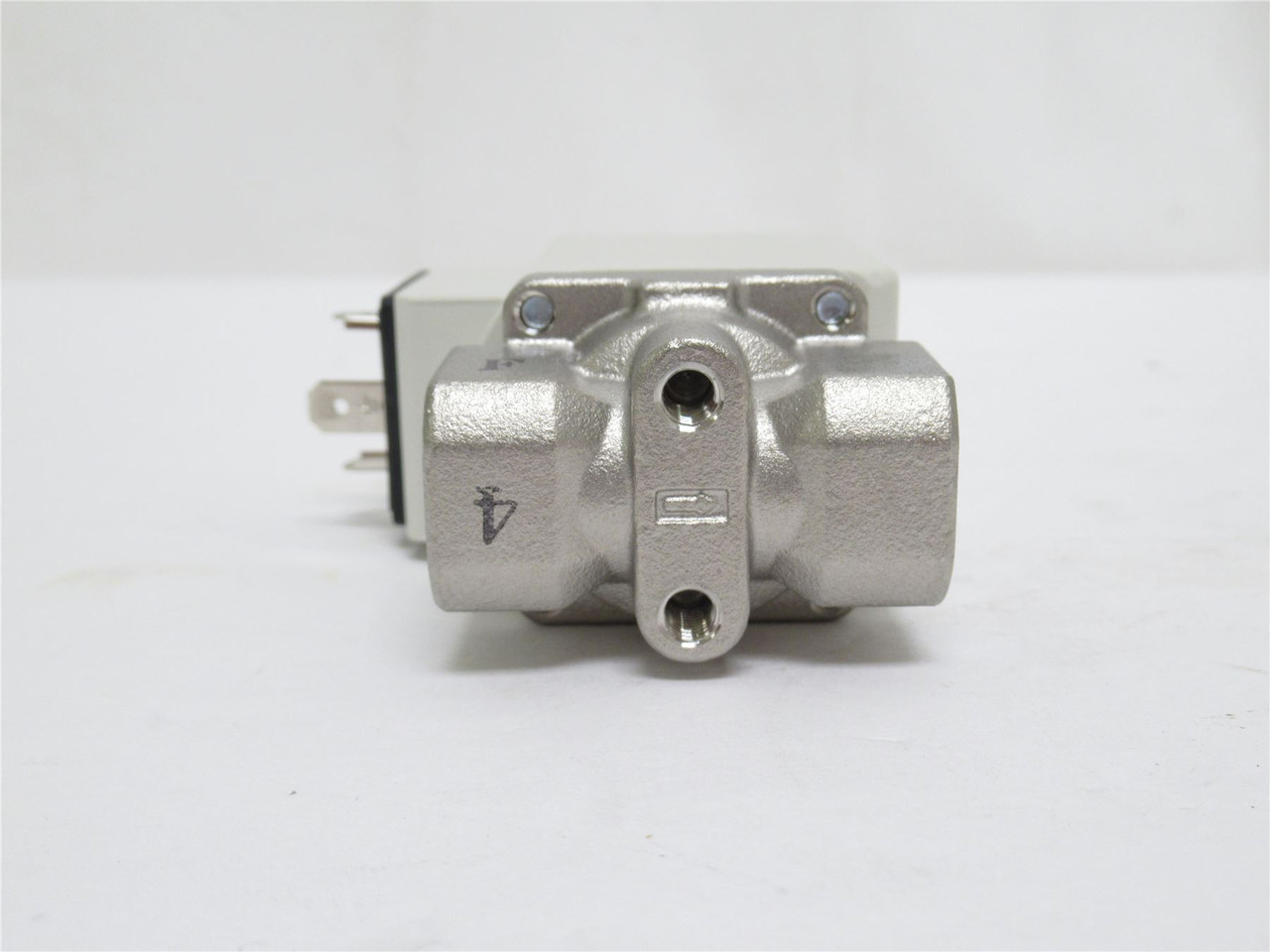SMC VX222HZ2AAXNB; Solenoid Valve 24VDC; NO 90DEG Fitting