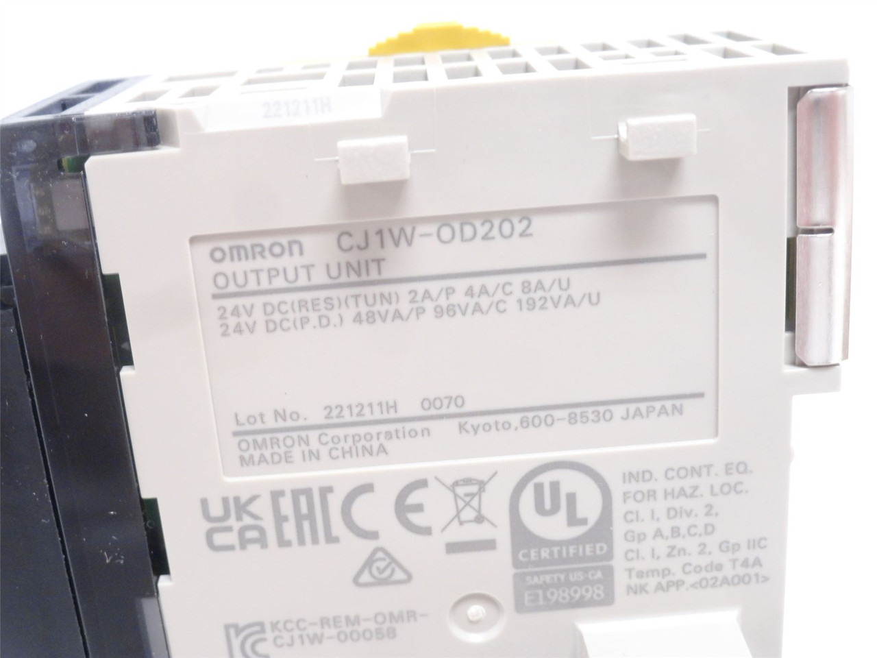 Omron CJ1W-OD202; Digital Output Unit 24VDC; 8-Transistor Out