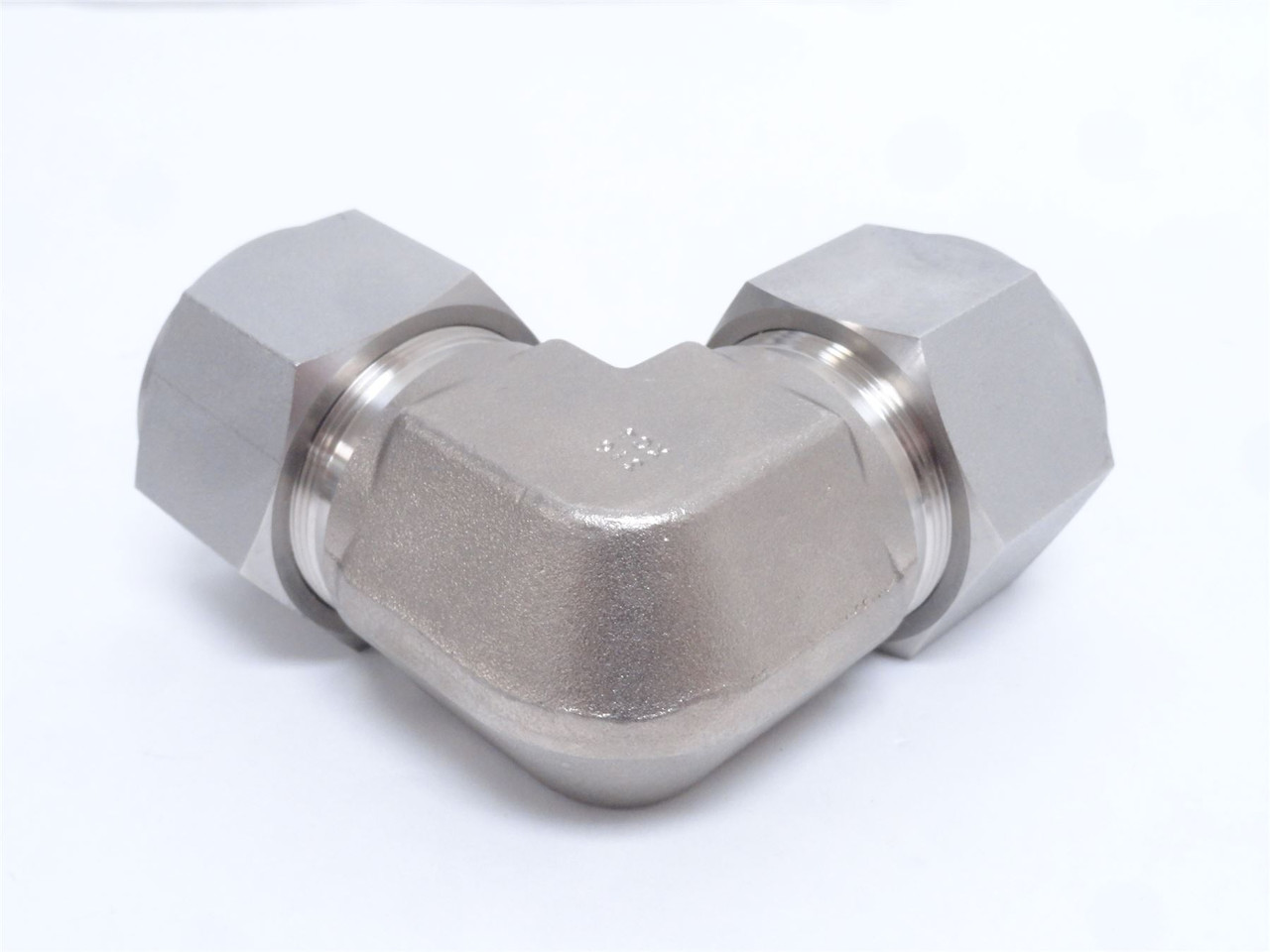 Swagelok SS-2000-9; Tube Elbow; 90Deg; SS-316; Size: 1-1/4"