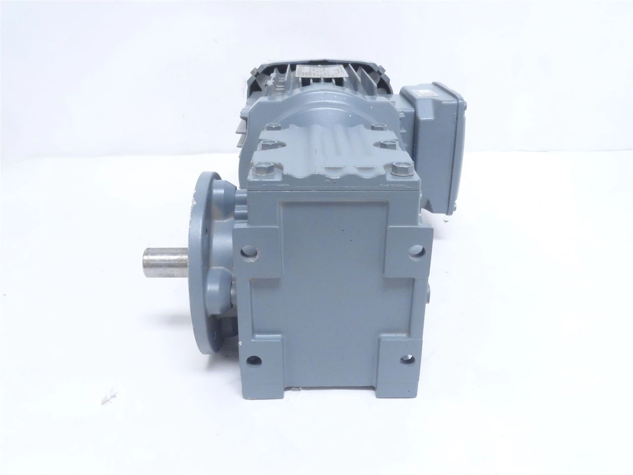 SEW WF30DRN80MK4; AC Gear Motor; 8.2:1 Ratio; 0.55kW 440VAC