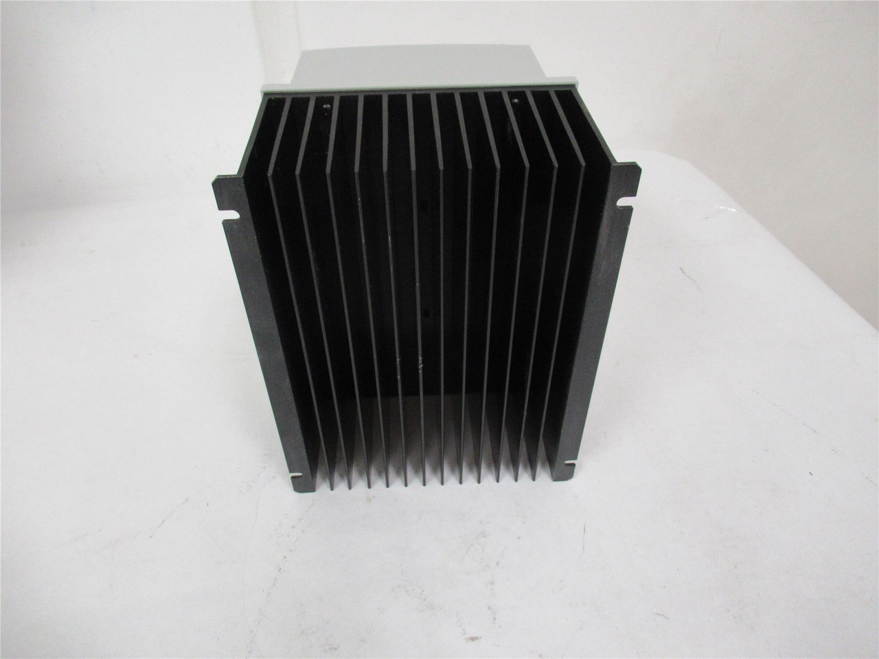 Leeson 174674; AC Drive 2HP 460VAC 3Ph NEMA 4 Vector
