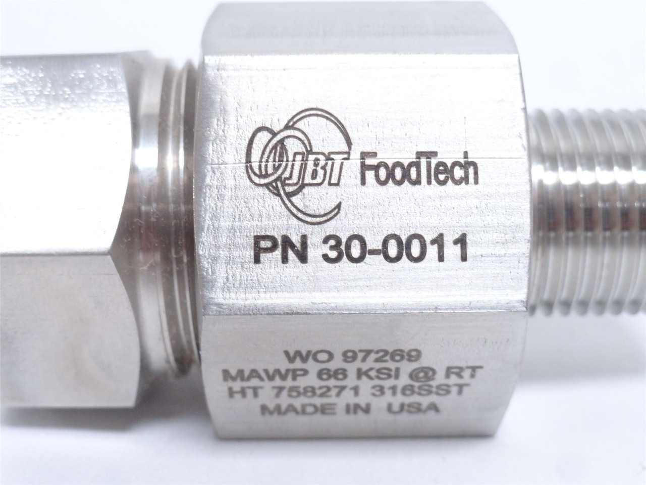 JBT 30-0011; Adaptor; SS-316; 9/16" x 3/8"