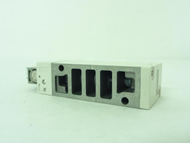 SMC SYJ7140-5LZ; Solenoid Air Control Valve; 24VDC