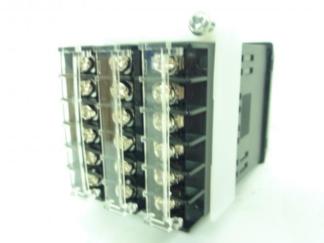 Omron E5CC-CQ3D5M-005; Temperature Control Module; 24V; LCD