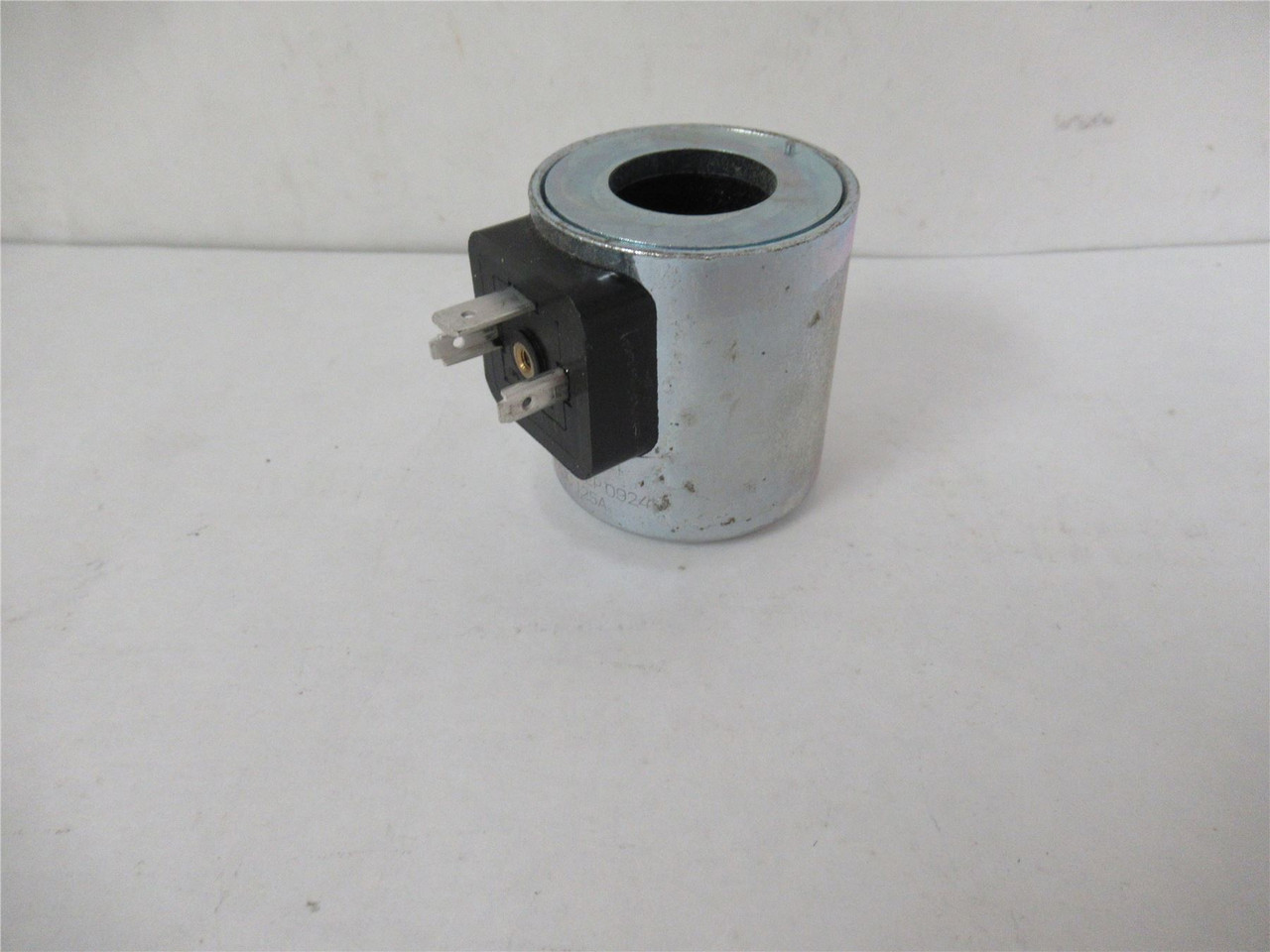 Rexroth R900021389; Hydraulic SolenoidCoil 24VDC